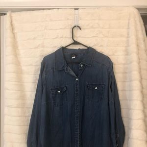 Torrid Jean shirt size 2. Check pictures